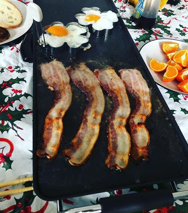 electric griddle bacon and eggs