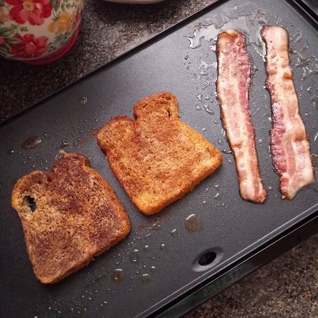 electric griddle bacon and toast